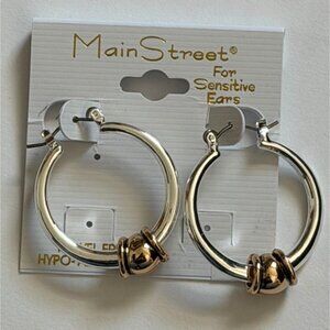 Main Street Hoop Earrings-Two-Tone Design -Silver Tone/Gold Tone-1.25"-New